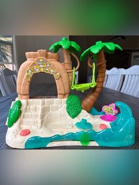 Fisher-Price Little People Disney Princess Moana Adventure Village Playset